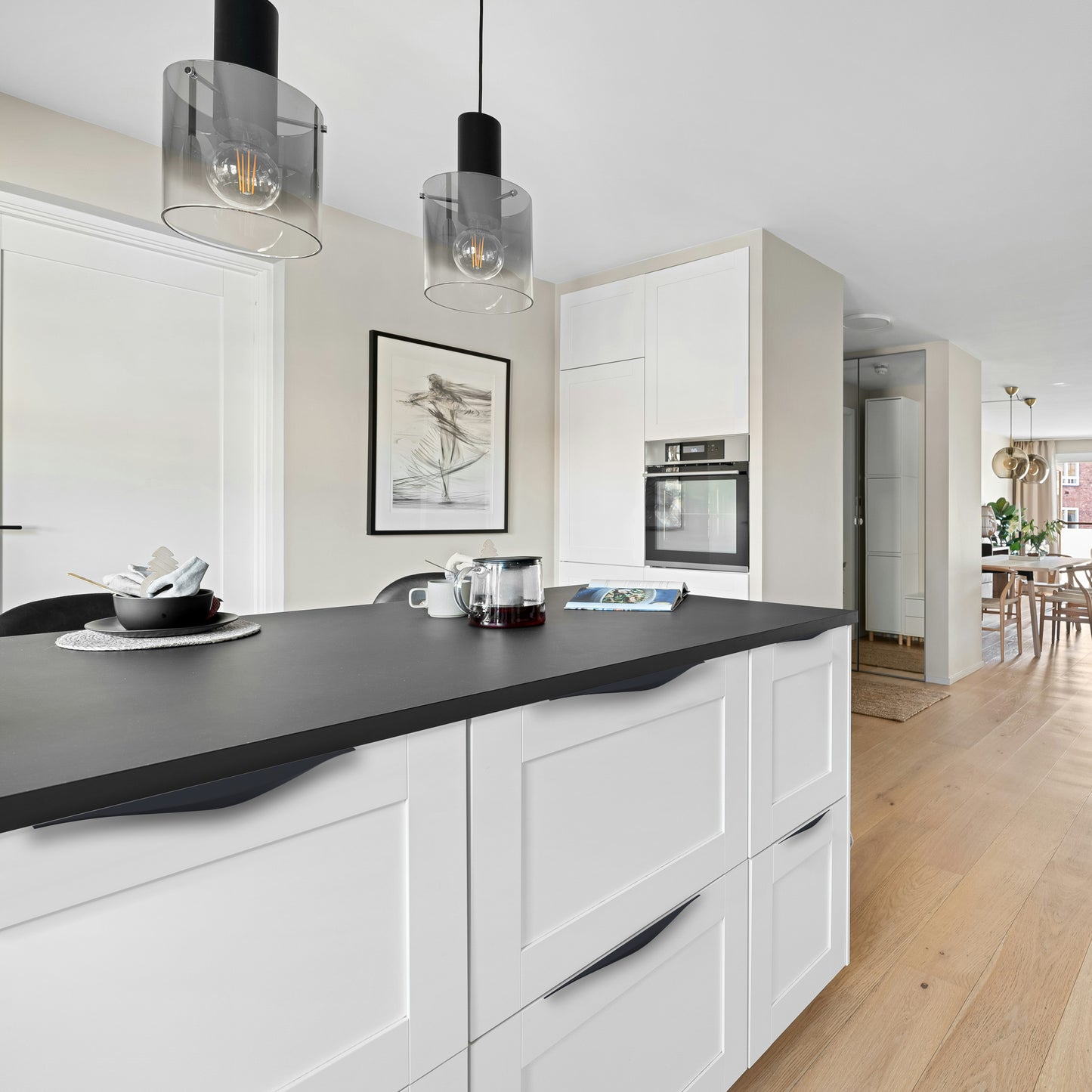 Modern modular kitchen with Fabulous Hardware Edge Profile Handle 016 BS in Satin Black on white drawers — premium aluminium handle