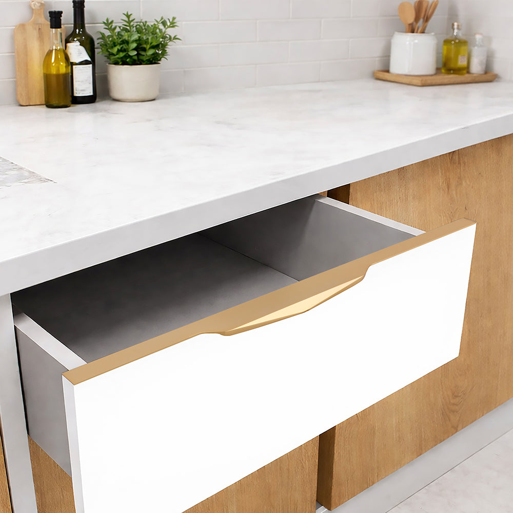 Customizable Edge Profile Handle 031 BS — cut-to-size aluminium handle for perfect drawer fit